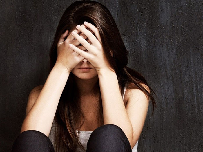Nguyên nhân dẫn đến lãnh cảm ở phụ nữ có thể do bệnh lý hoặc tâm lý